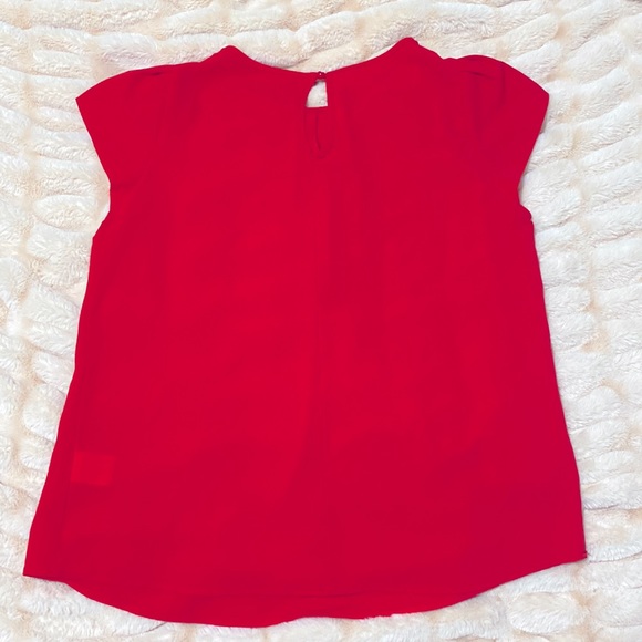 Red pepper tulip sleeve dress top with keyhole back. - Picture 2 of 4